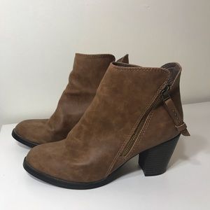 Women’s Heeled Booties